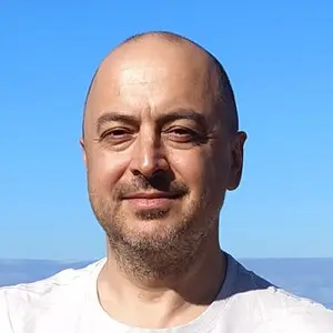 Владимир Кюлханов